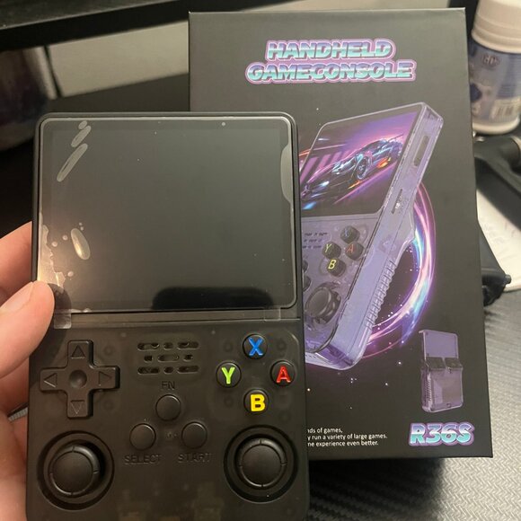 Portable Retro Console – 15,000+ Games Built-In - Picture 3 of 6